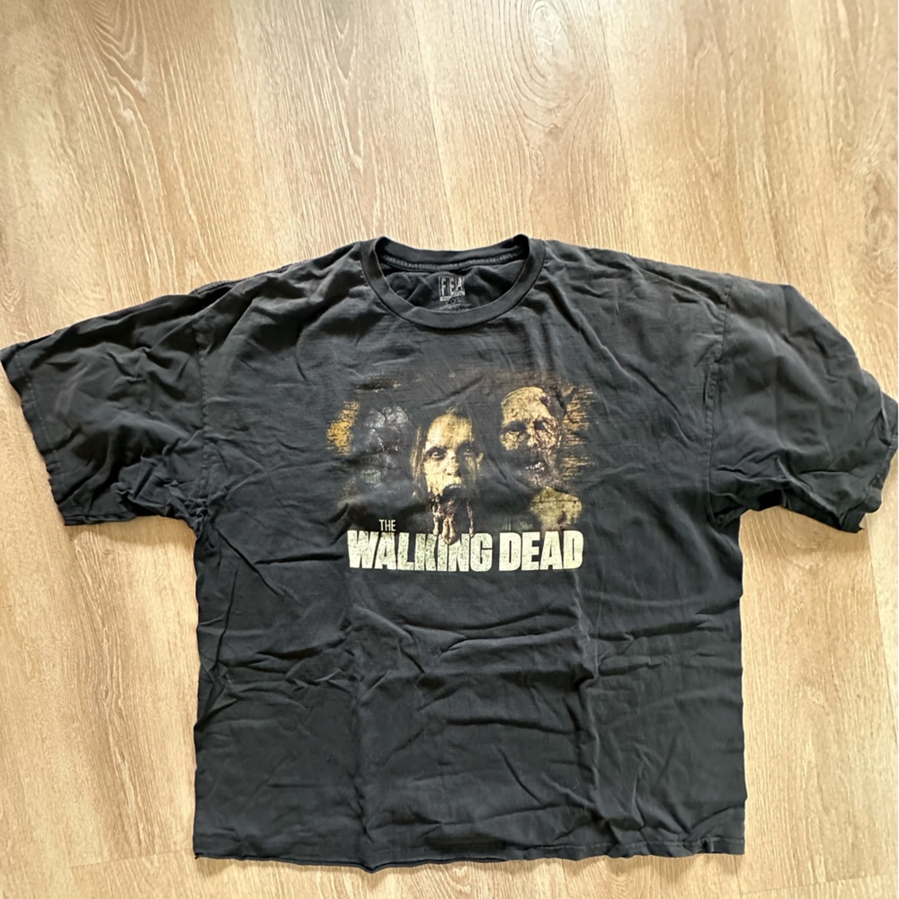 🧟♂️🧟♀️🧟Walking dead tee shirt size 3XL wonderful fade